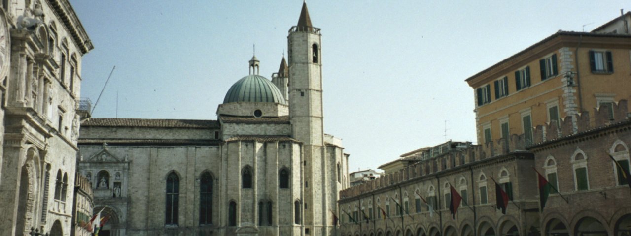 Ascoli Piceno - Akershus / Italie