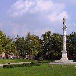 Piazza Ariostea - afyonkarahisar / italie
